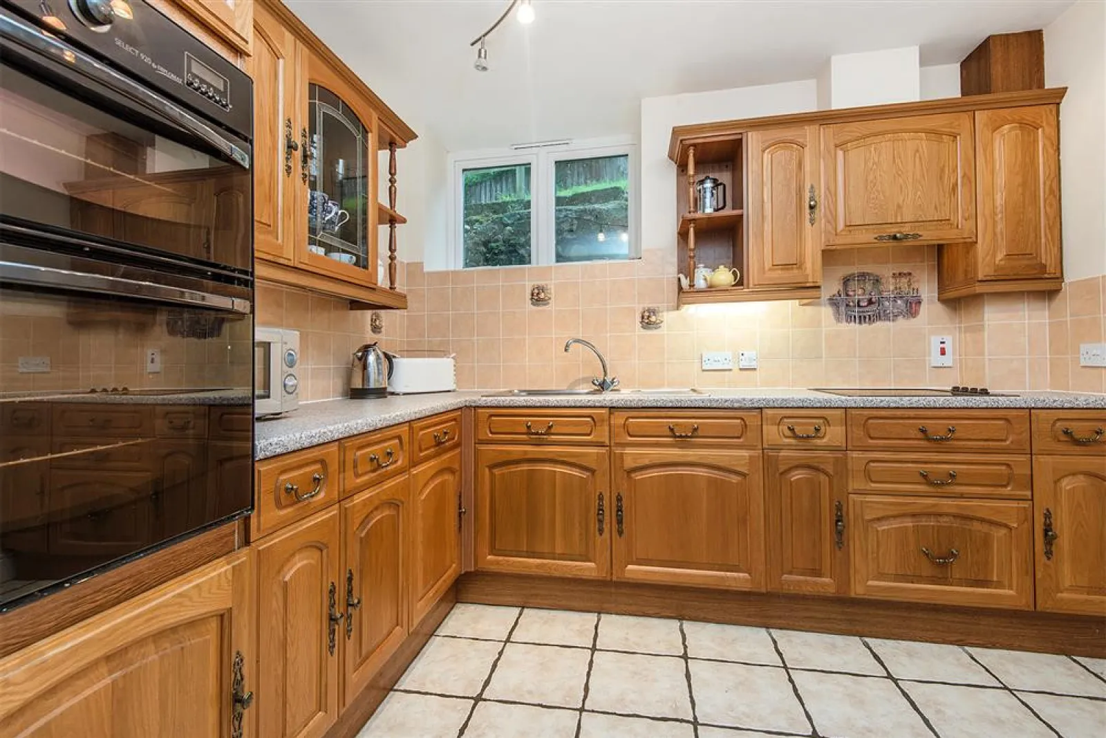 Well equipped kitchen