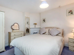 Double bedroom with ensuite shower room