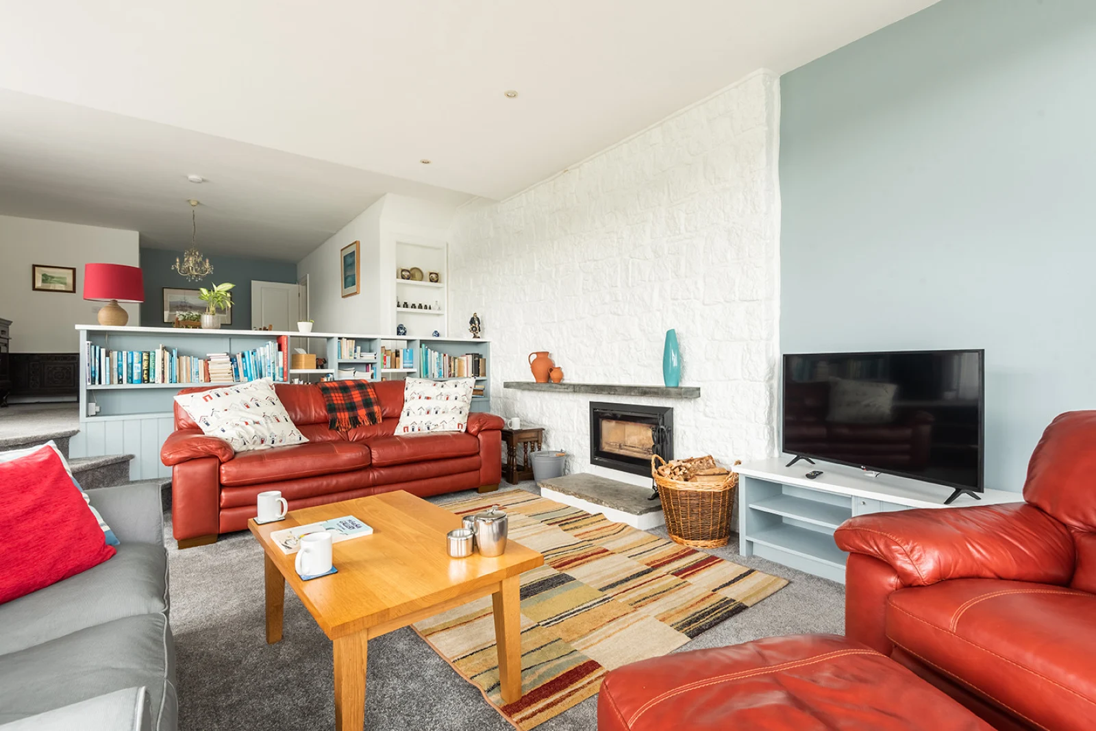 There's plenty of comfortable sofa space for everyone!