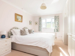 Master bedroom on the middle floor 