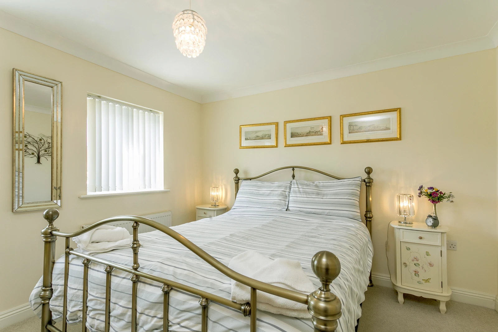 Bedroom 1 with Kingsize bed