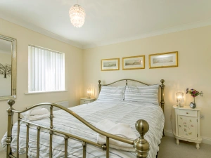 Bedroom 1 with Kingsize bed