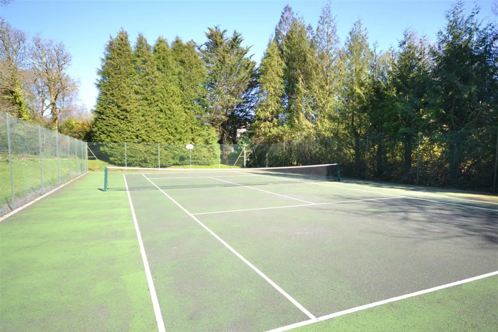 Colmer tennis court