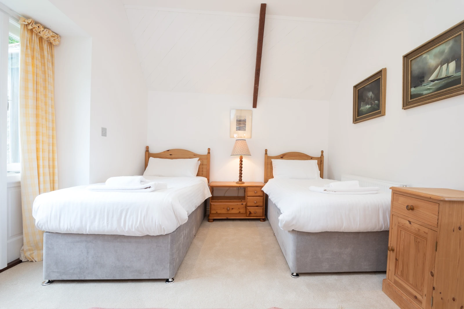The twin bedroom in Windfalls