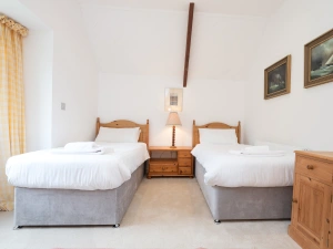 The twin bedroom in Windfalls