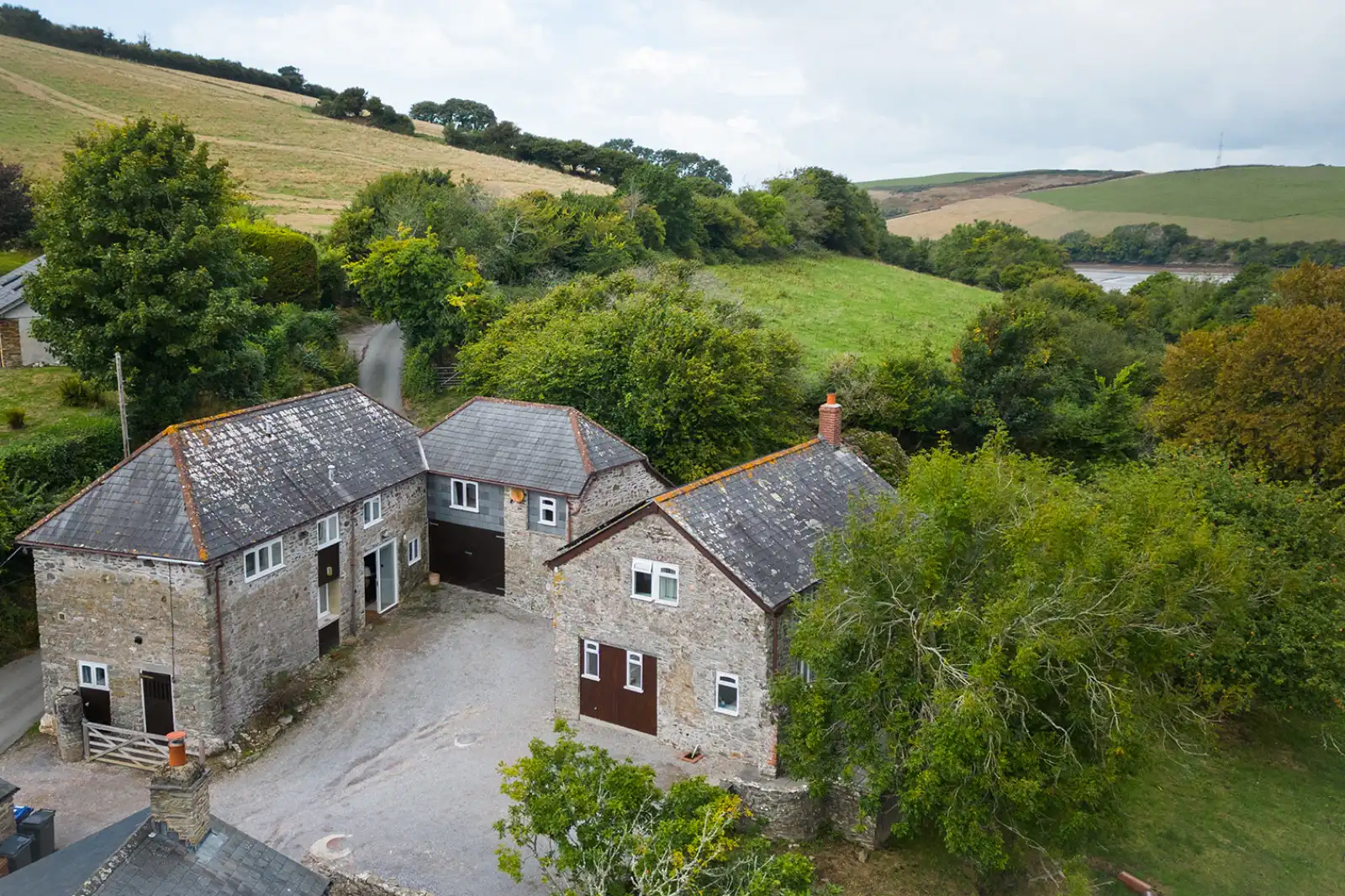 Welcome to Goodshelter Barns, sleeping 12 on the banks of the Salcombe Estuary