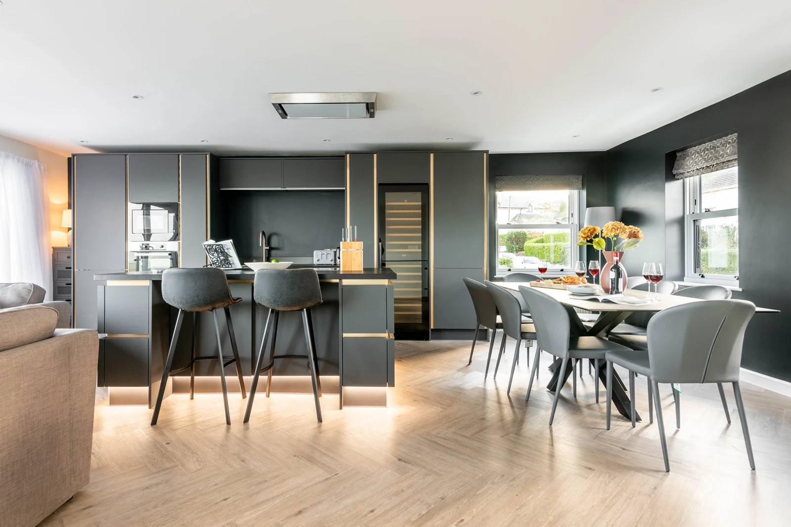 Open plan kitchen dinning space