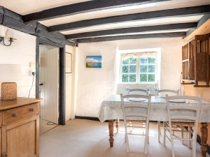 The bonus dining area 