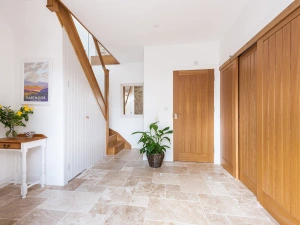 The beautiful entrance hallway 