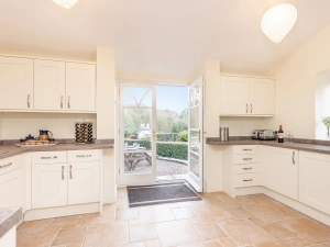 The lovely modern kitchen. 