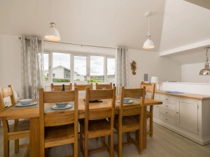 Super dining area to seat 8