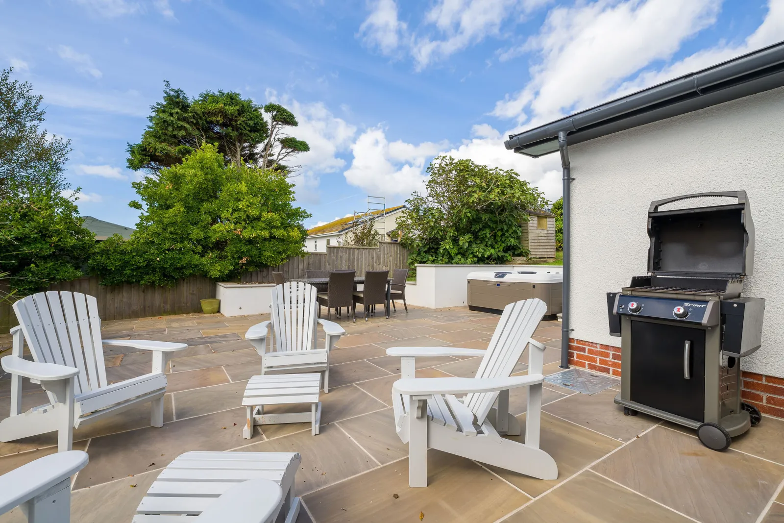 Outside eating in the summer 