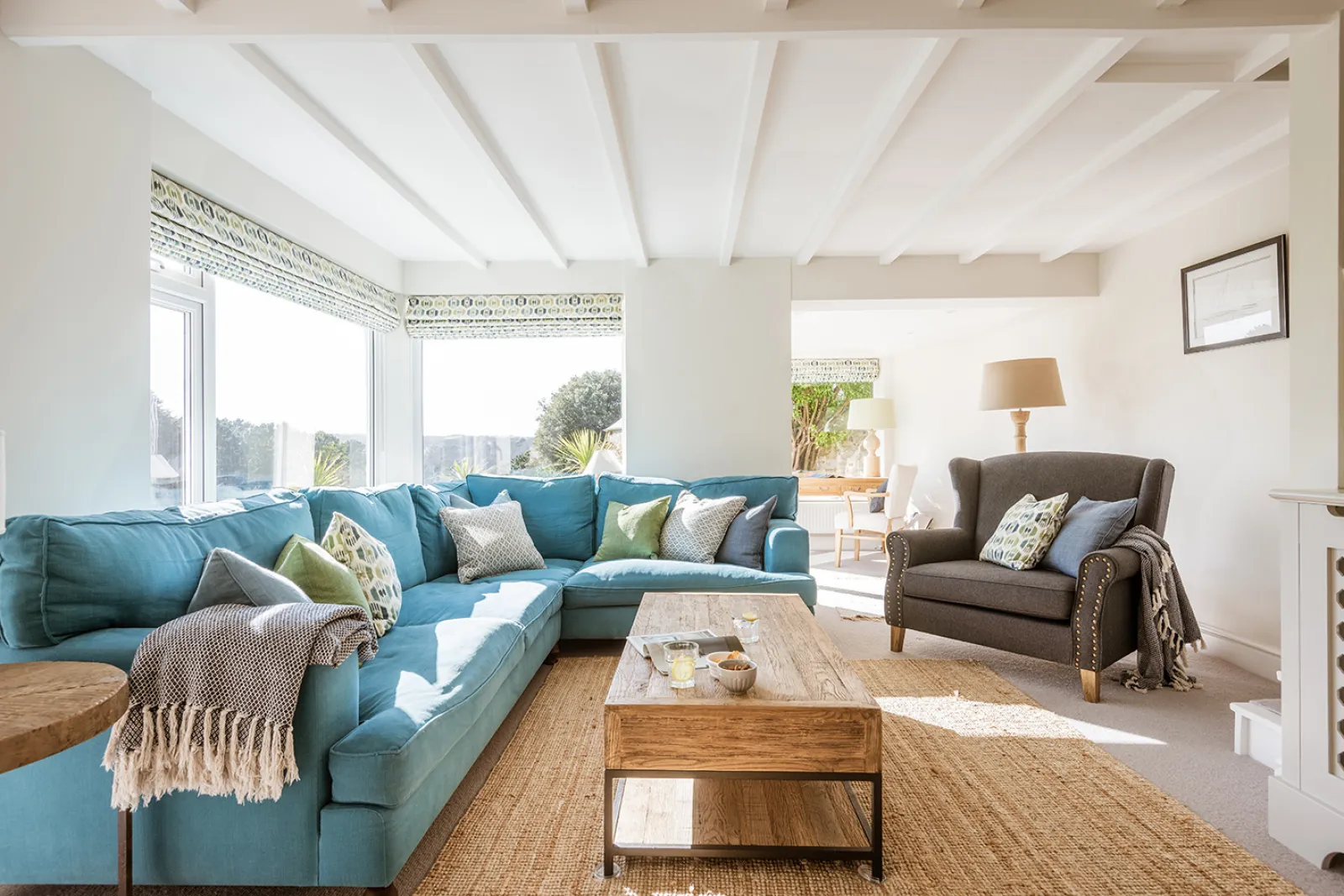 Another look at the lounge 