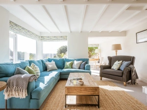 Another look at the lounge 