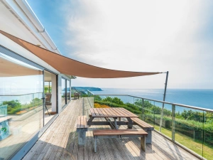 Stunning scenes from this 4 bedroom, dog friendly, clifftop retreat in Devon.