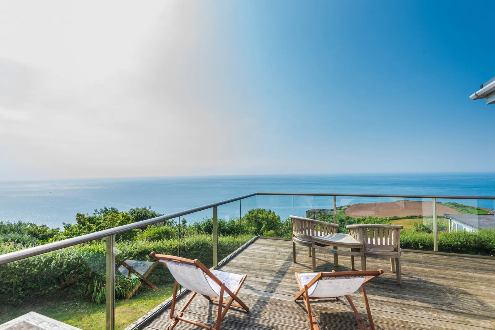Relax and enjoy sea views from Horizons, a 4 bedroom holiday home in coastal South Devon.