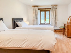 Bedroom 4 (twin)