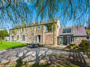 Lower Court Barn