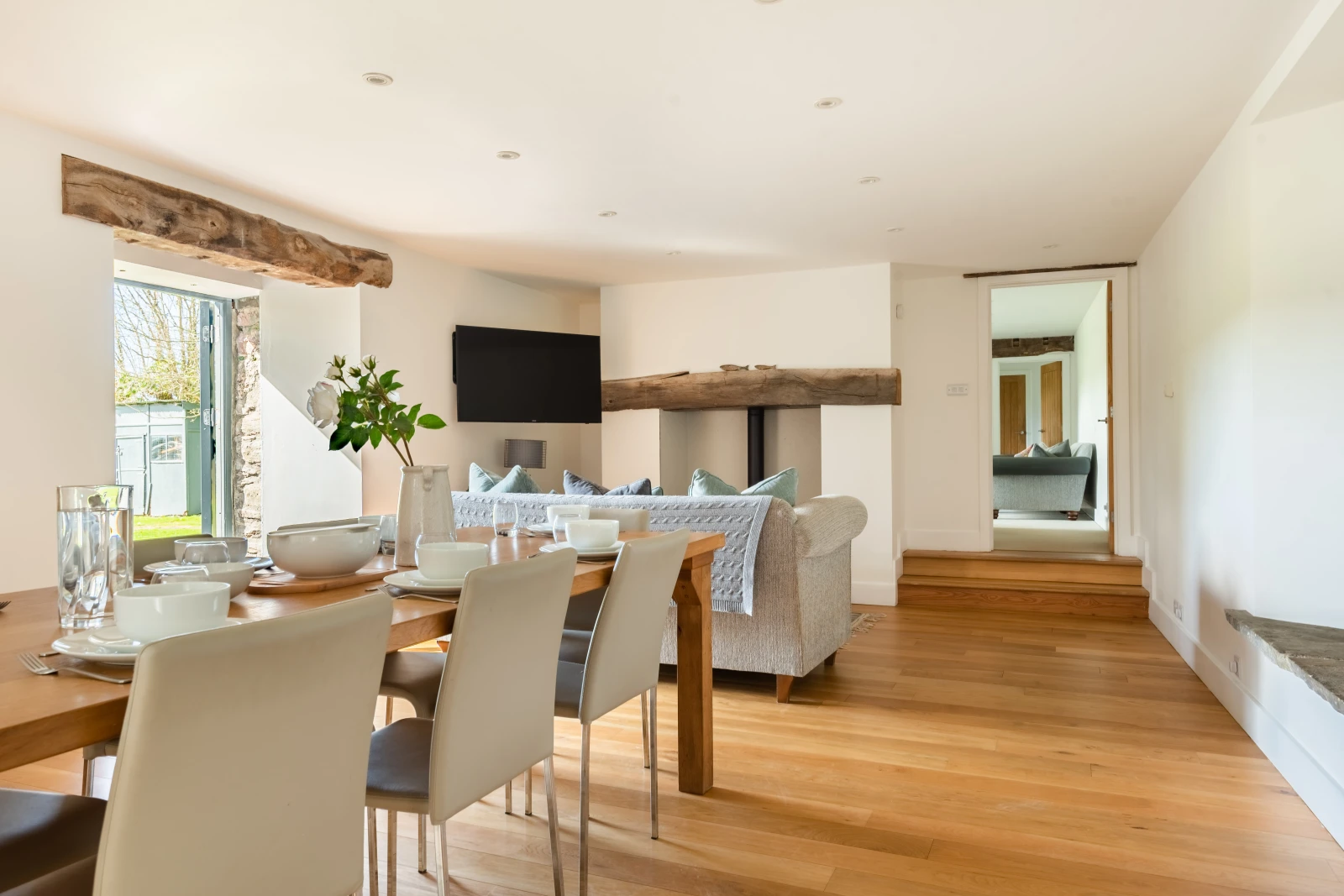 Large dining area 