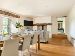Large dining area 