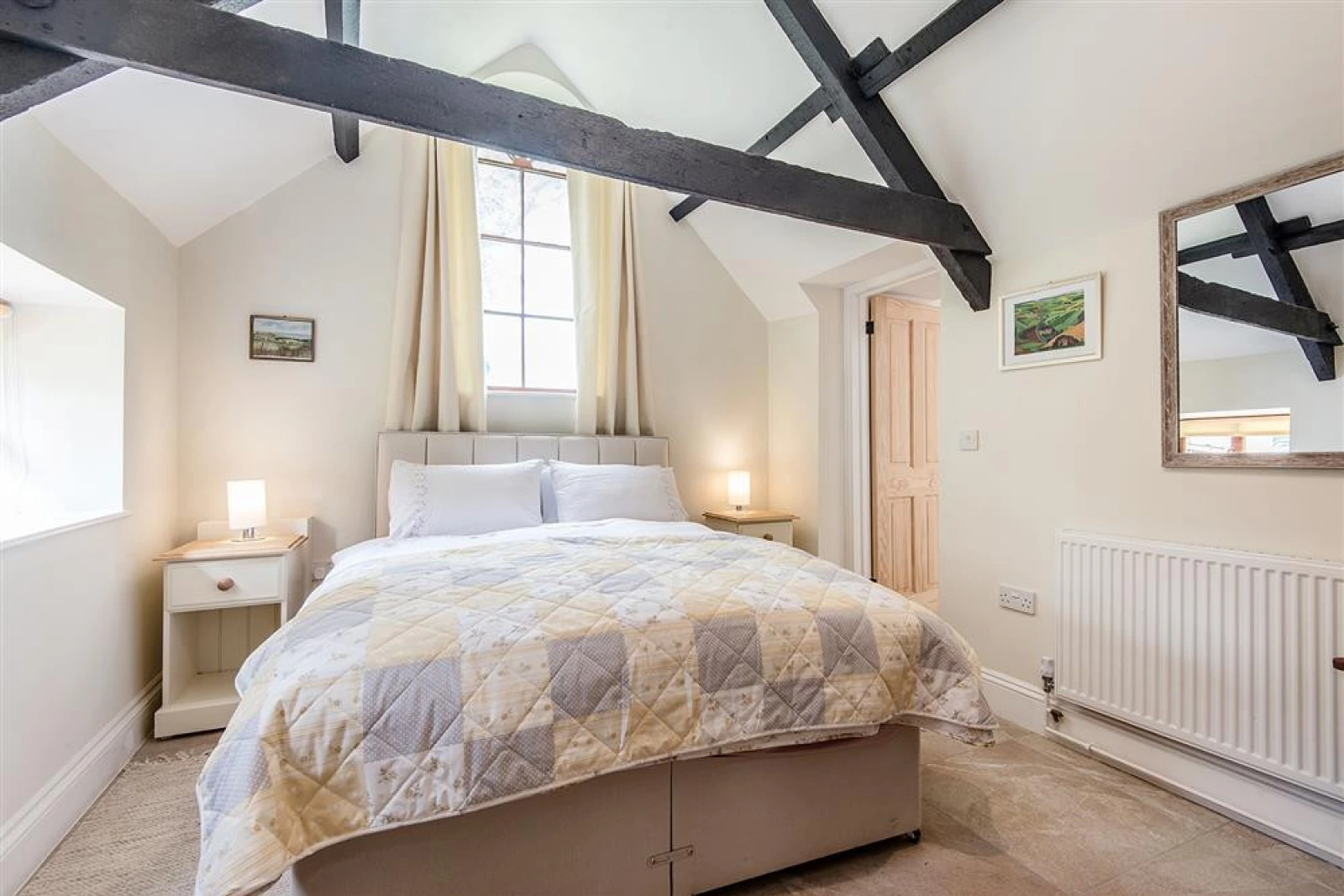 Bedroom with king size bed