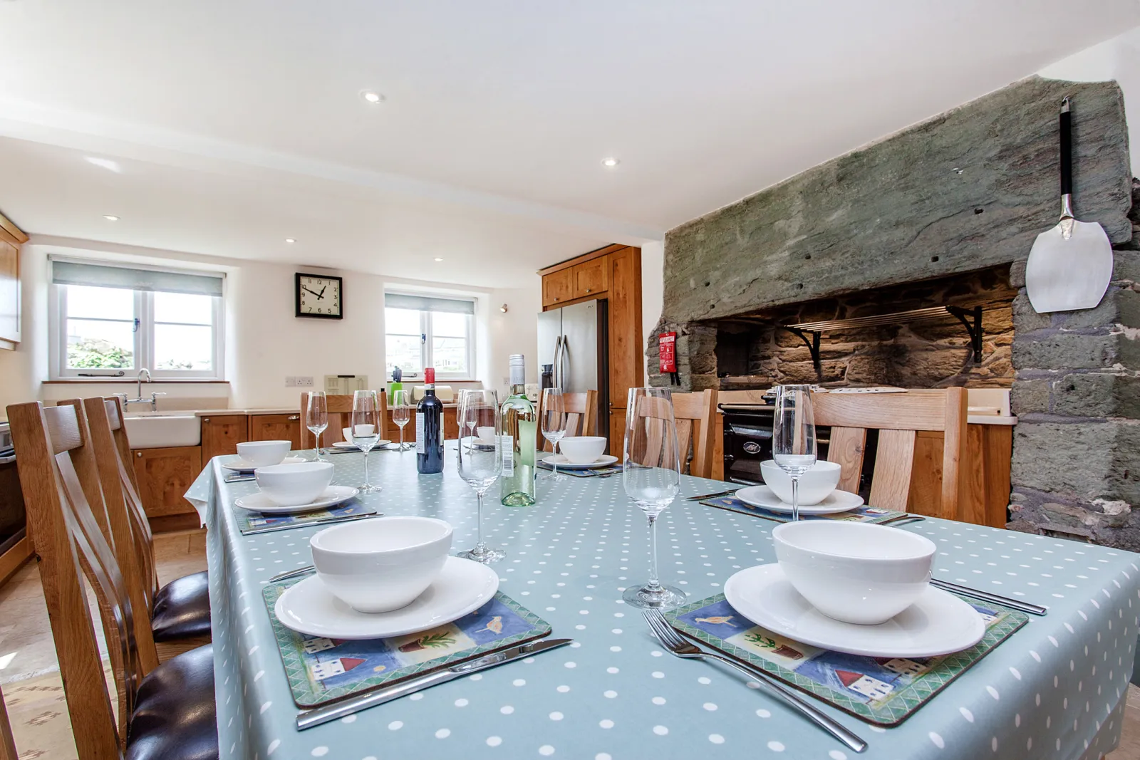 Spacious well equipped kitchen diner, can seat 10.