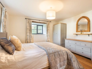 Good storage in the bedroom