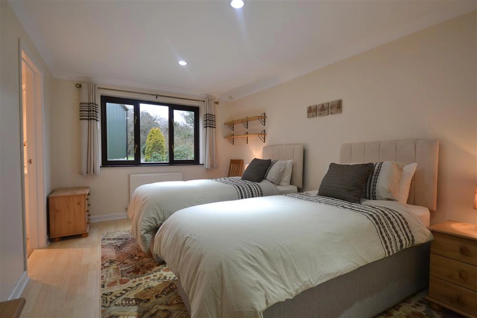 The twin or zip and link super king size bedroom