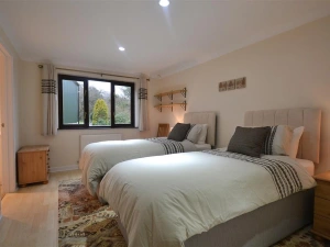 The twin or zip and link super king size bedroom
