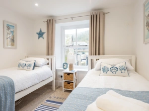 Bedroom 2 (twin)