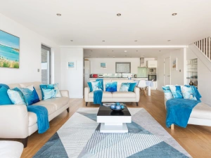 A closer look at the lounge 