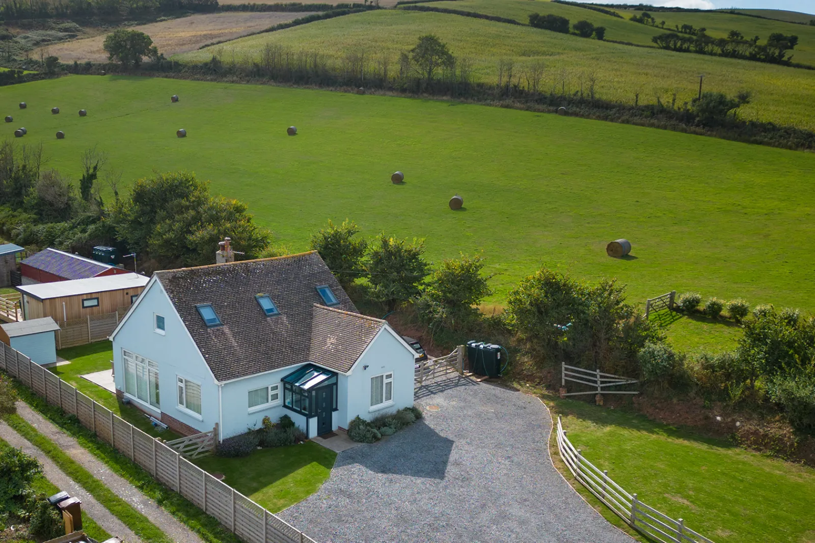 Middlecombe Lodge, Beesands just a moment away from the seafront.