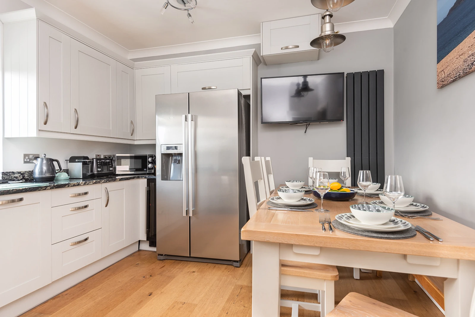 The well equipped kitchen.