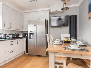 The well equipped kitchen.