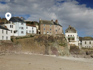 The pin marks the property. 