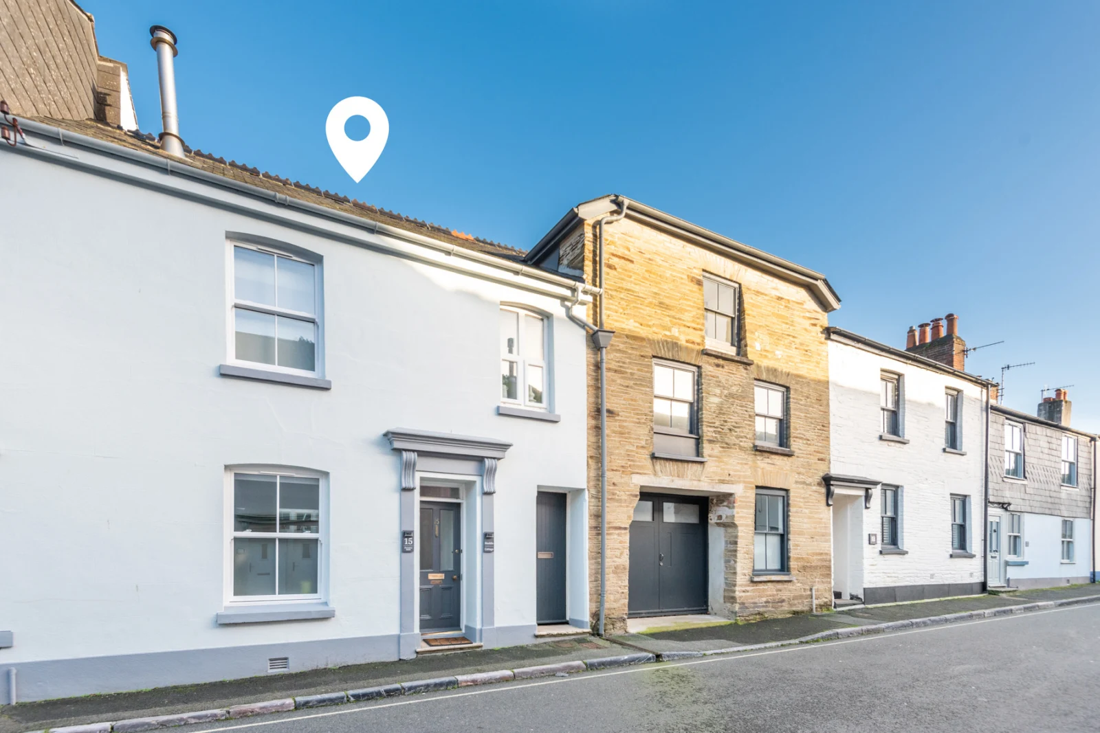 Welcome to Muddle Cottage, a pretty 2 bedroom home centrally located in picturesque Kingsbridge, Devon