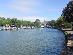 Scenic strolls along the estuary within the town