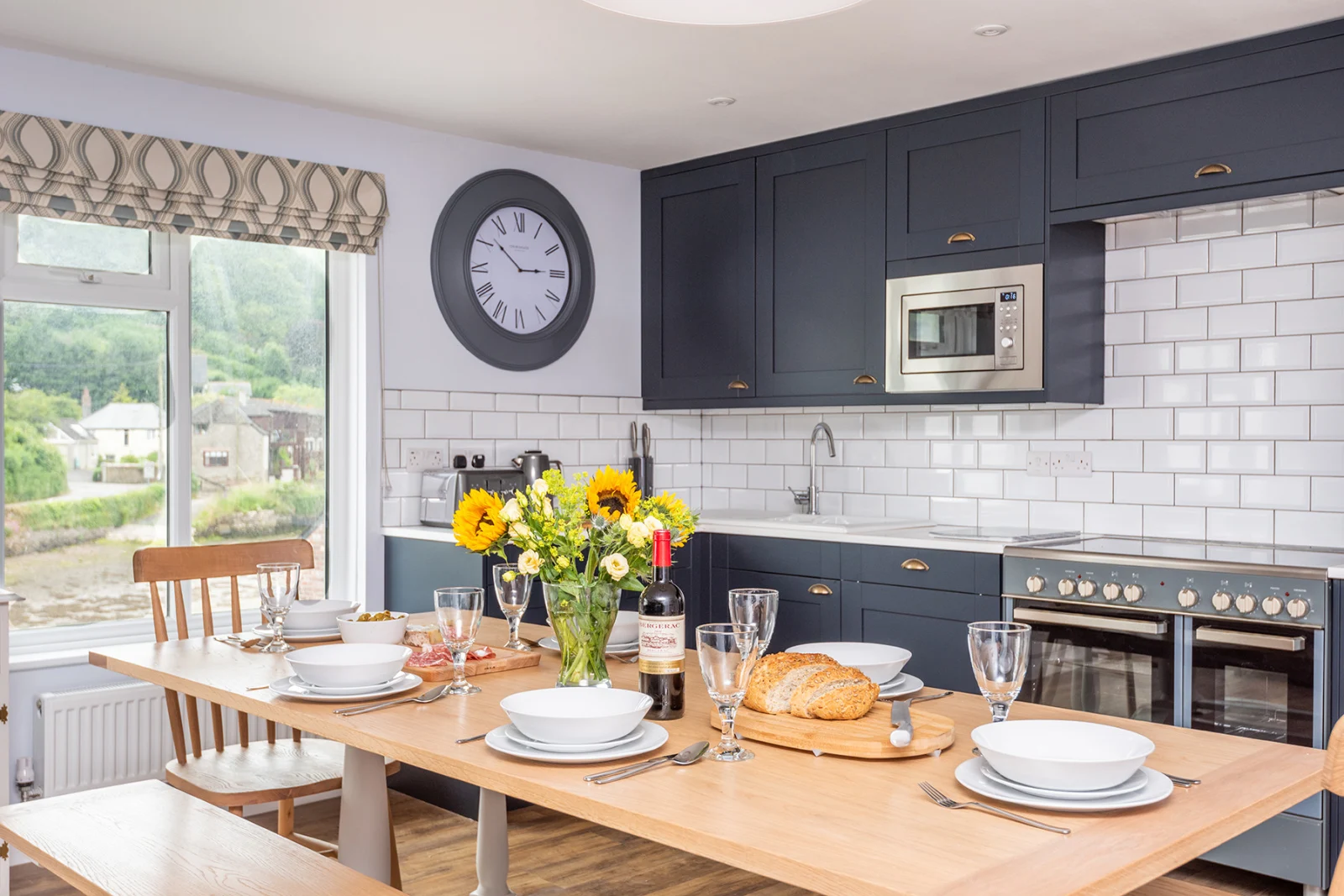 A closer look at the dining area 