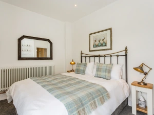 Master Bedroom with kingsize bed