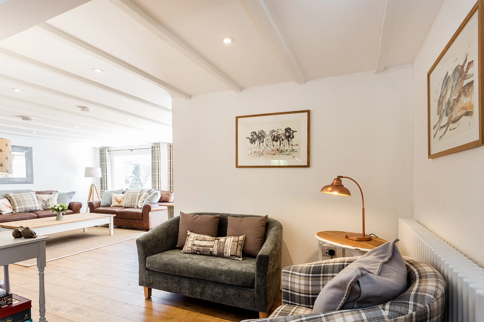Additional seating within the lounge area