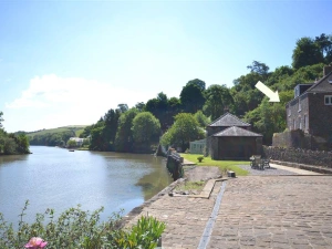 2 Perchwood Cottage, as arrowed, enjoys an enviable location in Tuckenhay.