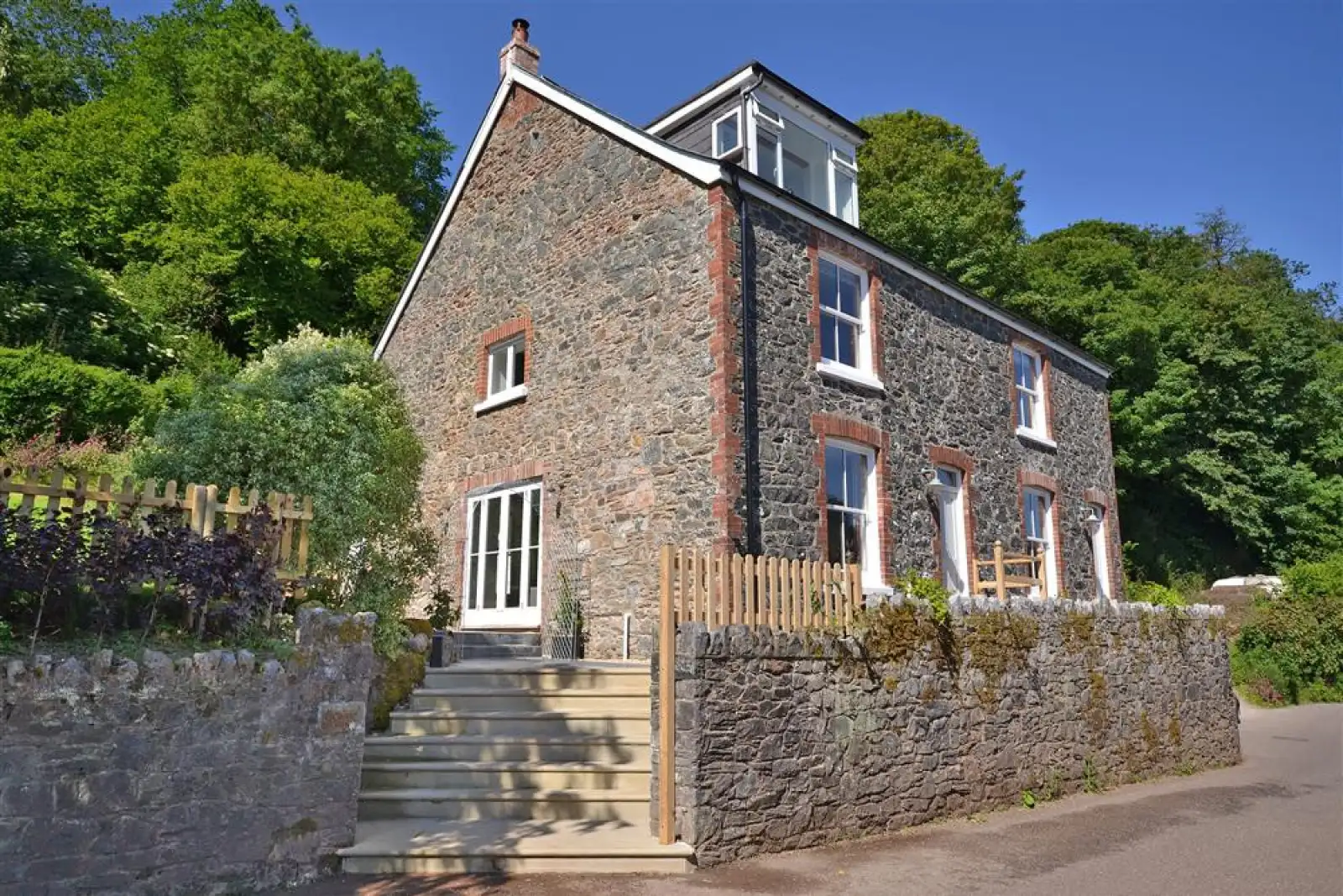 2 Perchwood Cottage is one half of this attractive stone cottage.