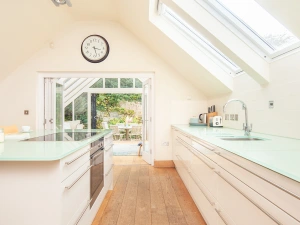 Another look at the kitchen 