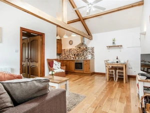High oak beamed ceilings and oak floors