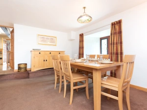 The table comfortably accommodates six guests.