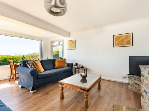 Open plan, light lounge space