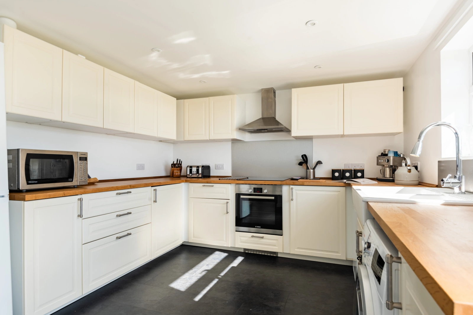 A very well equipped kitchen