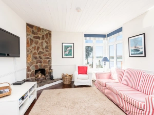 The lounge area.