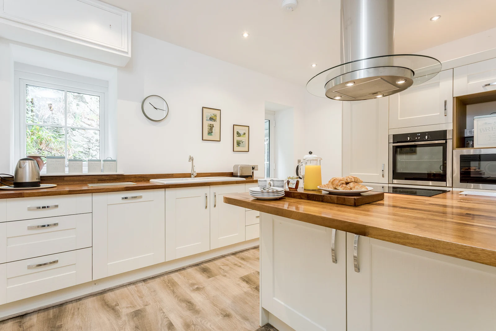 Well equipped kitchen