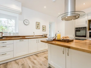 Well equipped kitchen